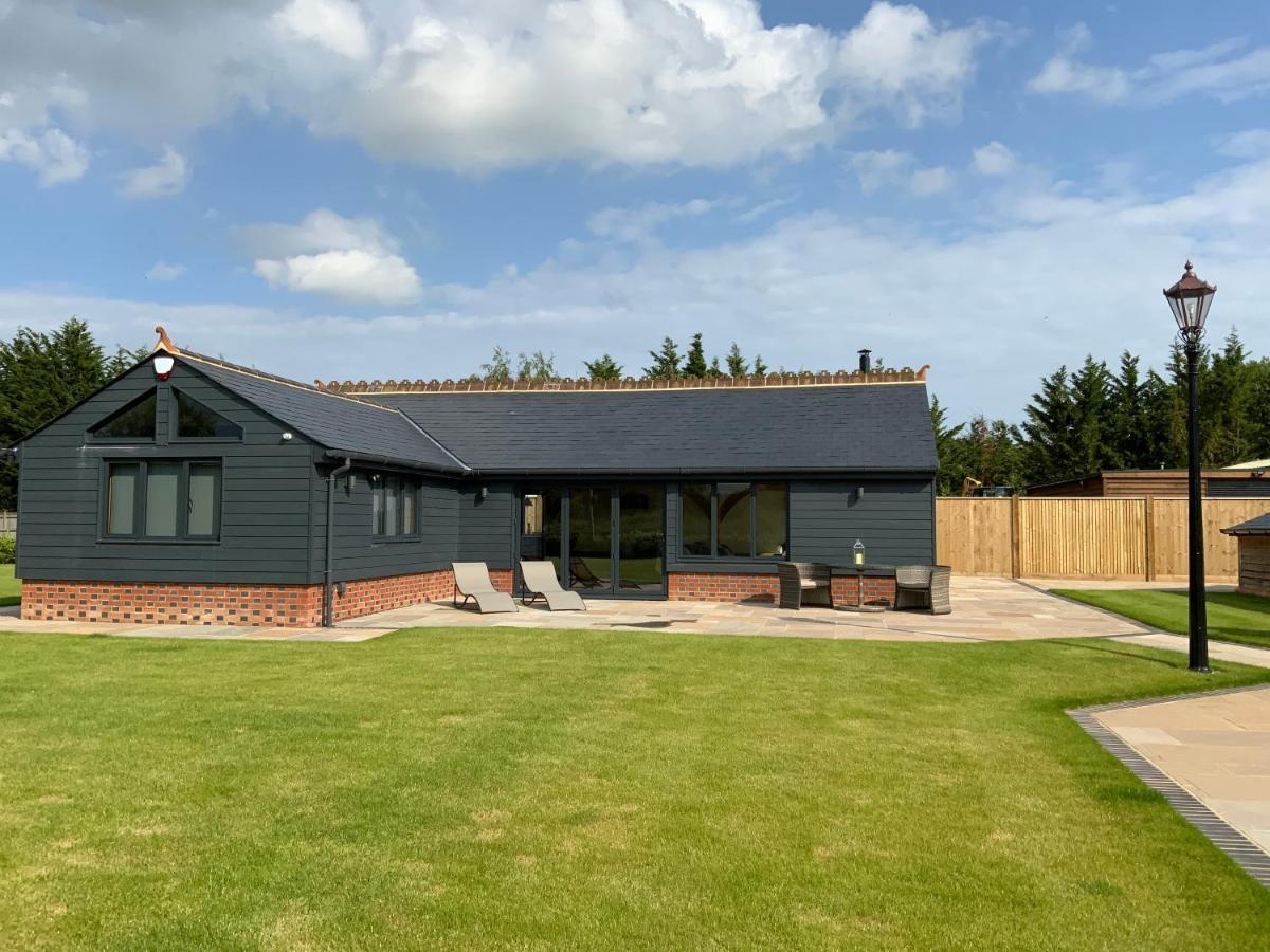 Little Oak Lodge Hailsham Bagian luar foto