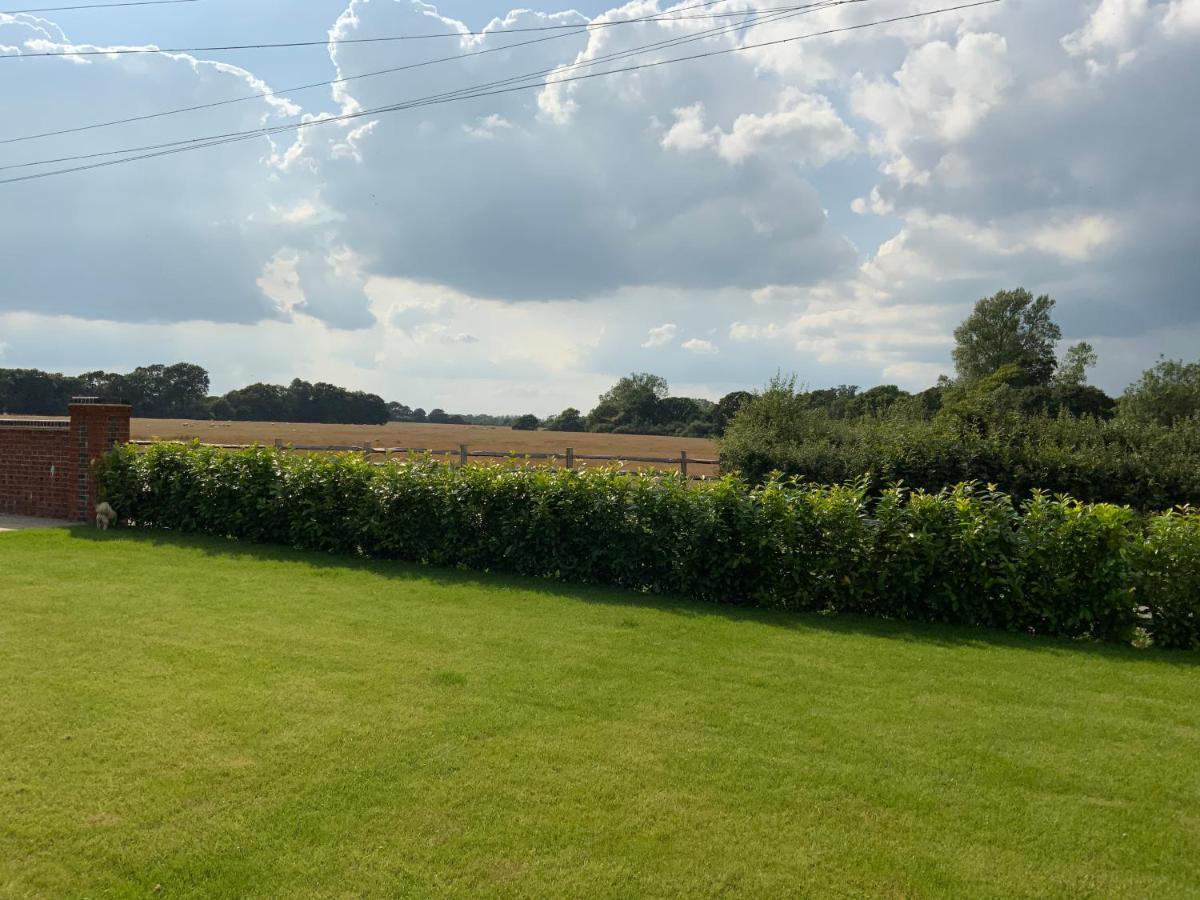Little Oak Lodge Hailsham Bagian luar foto